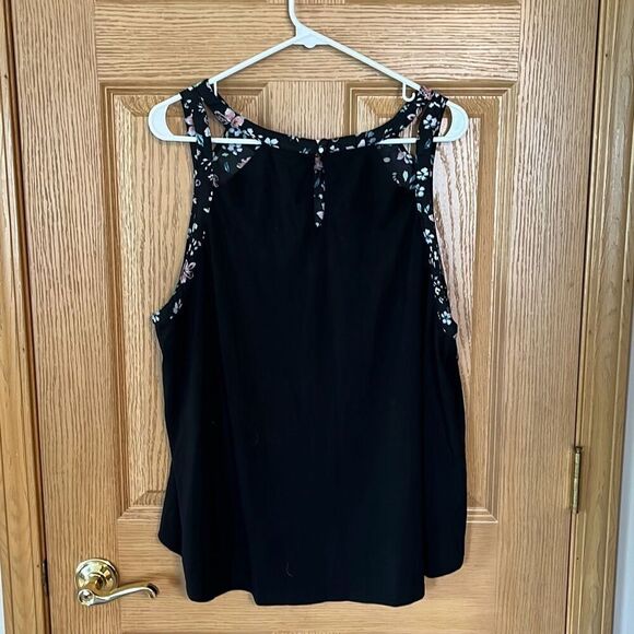 Torrid Black Floral Georgette Sleeveless Cutout Tank Top 2X - Picture 5 of 9